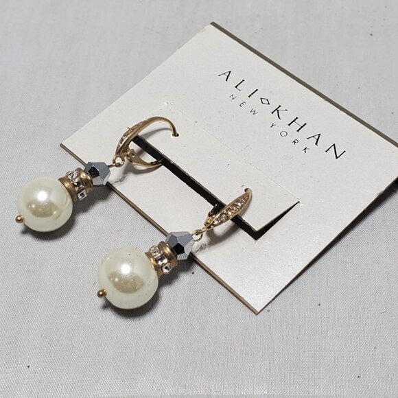 Ali Khan glass pearl with rhinestone dangle earring - Picture 2 of 5